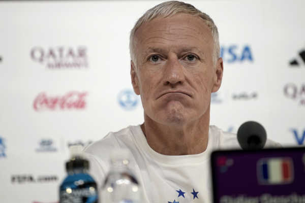 Didier Deschamps má pred finále vrásky na čele.