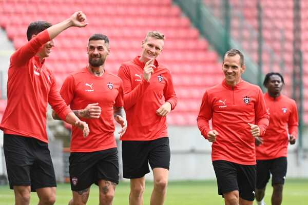 Zľava hráči Trnavy Jakub Paur, Erik Daniel, Patrick Karhan a Martin Mikovič počas prvého tréningu FC Spartak Trnava.