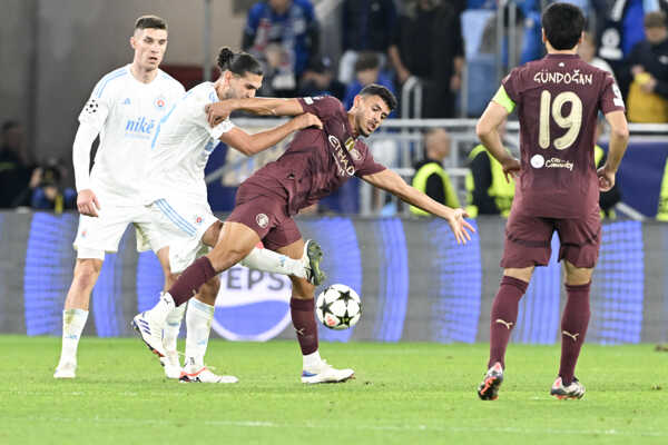 Matheus Nunes (Man City) v zápase proti Slovanu.