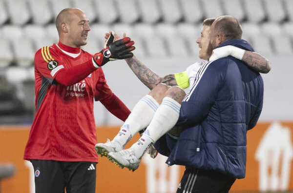 Milan Borjan, Juraj Kucka a tréner brankárov Ján Mucha.