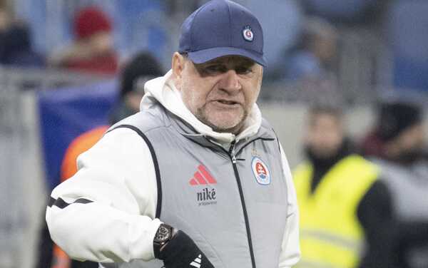 Tréner ŠK Slovan Bratislava Vladimír Weiss.